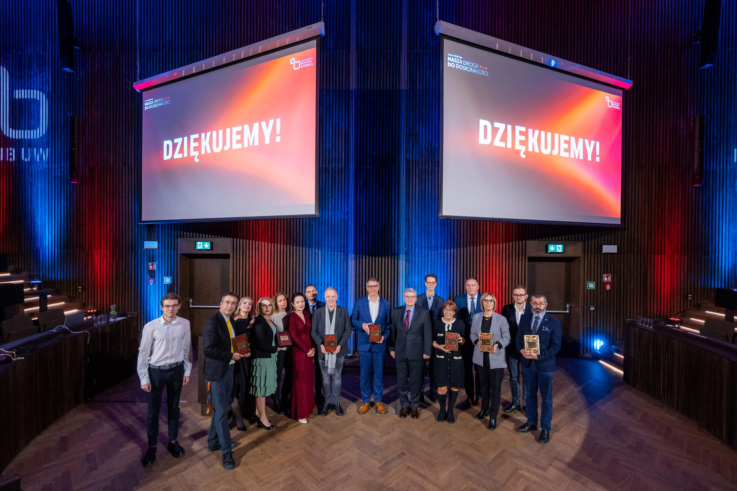 Zdjęcie uczestników gali.